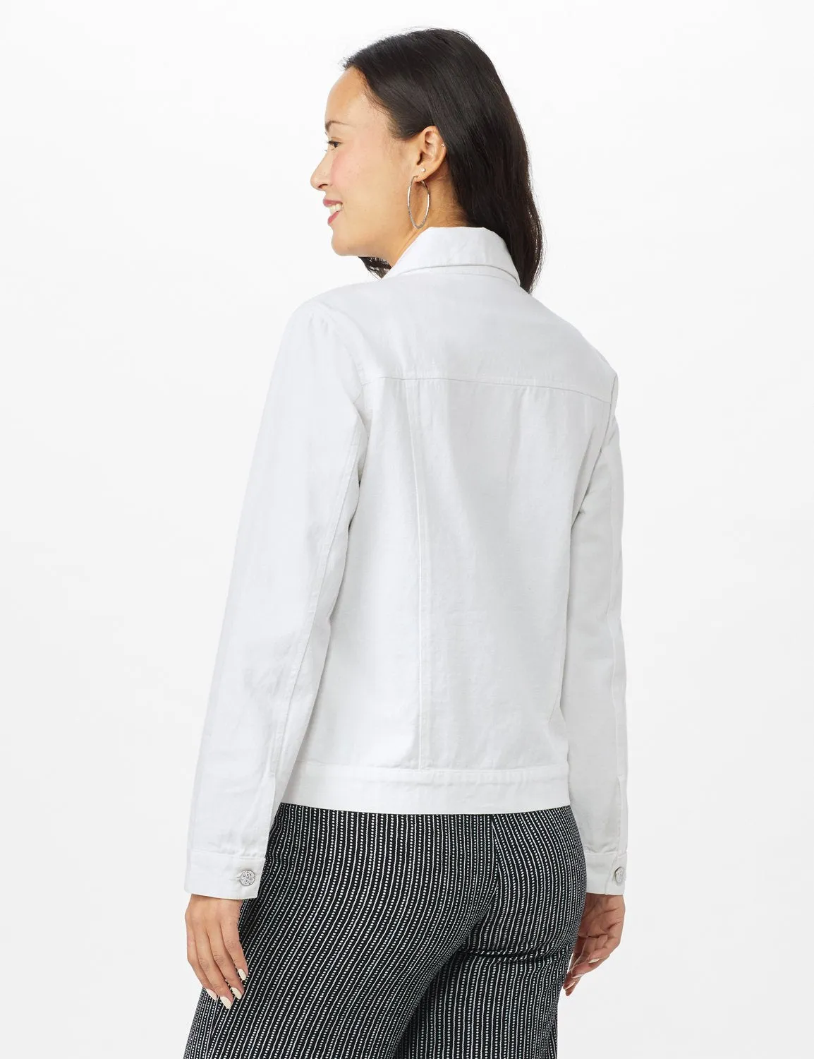 Jean Jacket with 2 Chest Pockets , Button Front, Side Seams